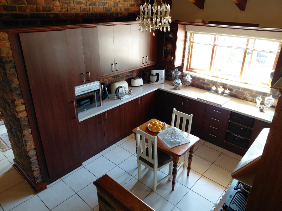 5 Bedroom Property for Sale in Heuwelkruin Eastern Cape